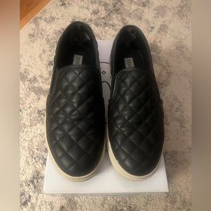Steve Madden Ecentrcq Slip on Sneaker